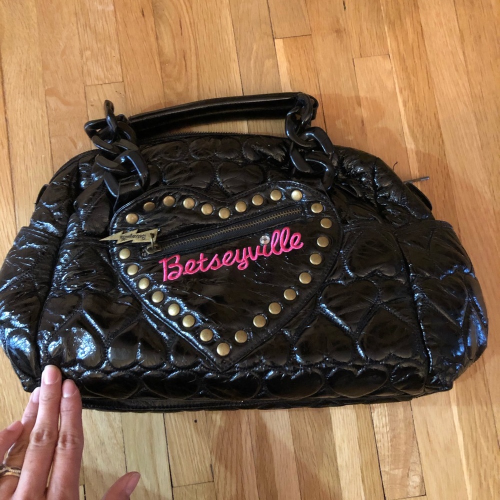 EUC Betseyville black purse Betsey Johnson